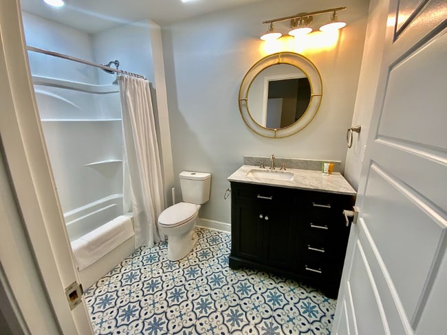 Building Photo - 149 1st St S