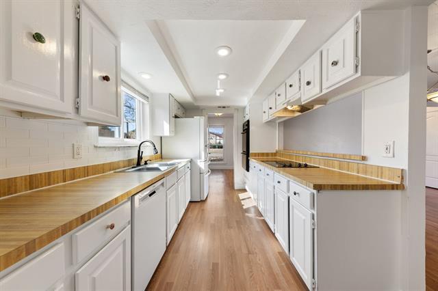 Building Photo - 3400 Newkirk Dr