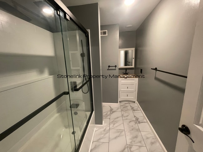 Building Photo - Fully Renovated Condo For Rent in Burrillv...