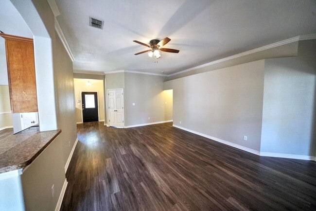 Building Photo - Stunning 4-Bedroom Home in Live Oak Hills,...