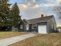 Building Photo - 5 Bedroom, 3 Bathroom House Near Pioneer P...