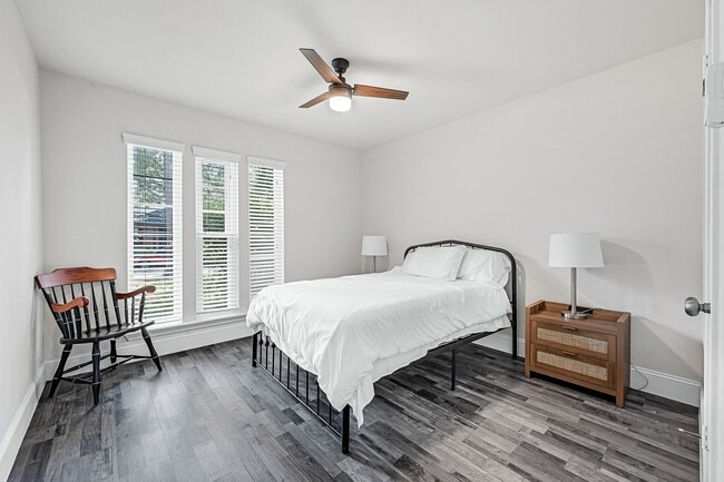 Building Photo - 25418 Tuckahoe Ln