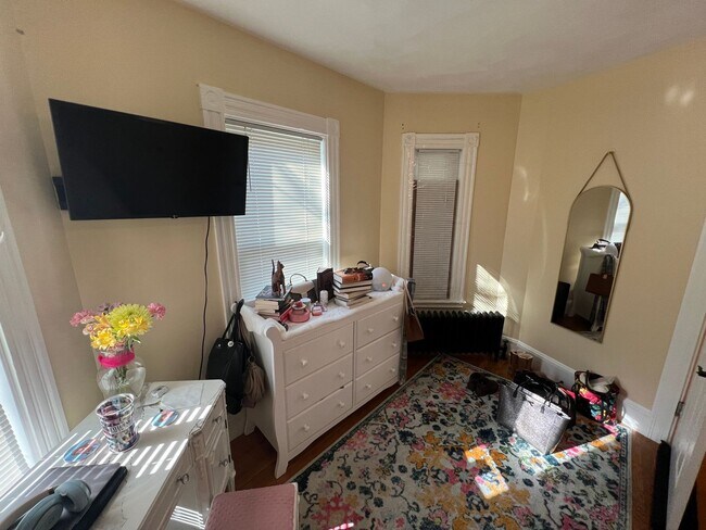 Building Photo - 42-44 Gorham