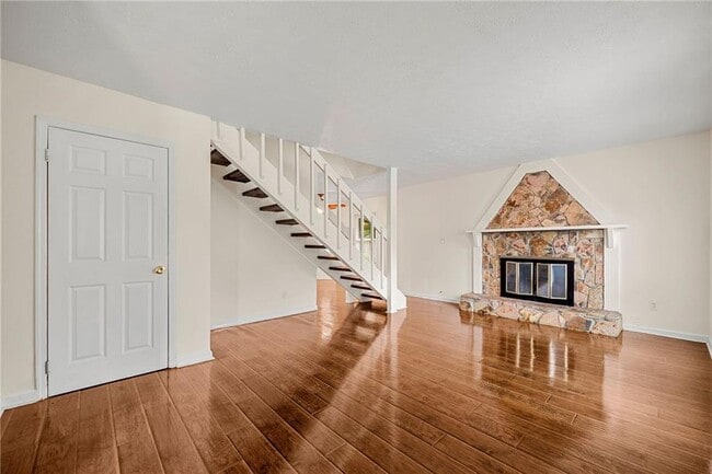 Building Photo - 6400 Oak Chase Ln