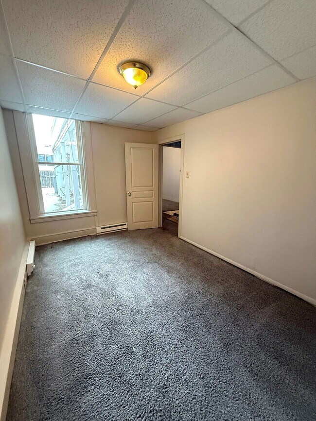 Building Photo - 242 S Queen St