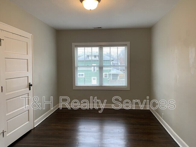 Building Photo - 4842 N College Ave