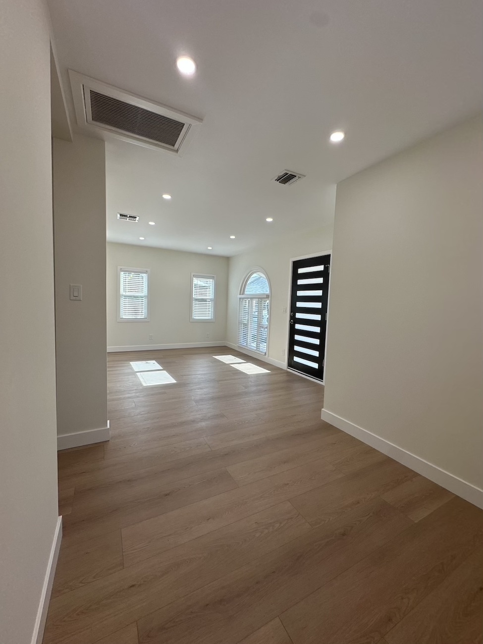 TV / Dining room - 10638 Tinker Ave