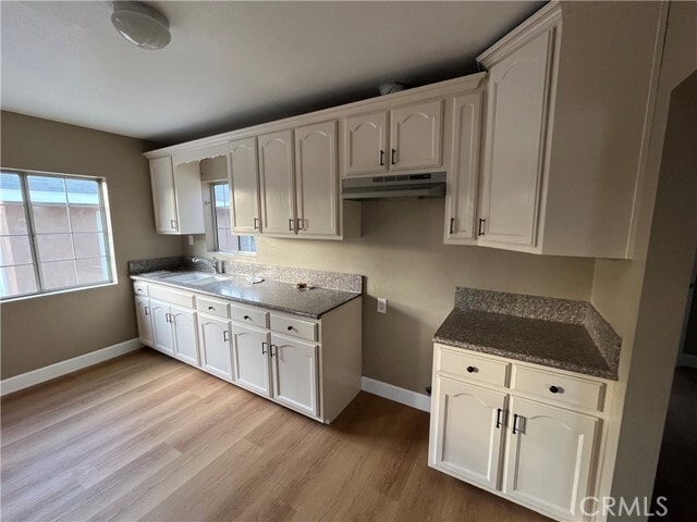 Building Photo - 10915 Carmenita Rd