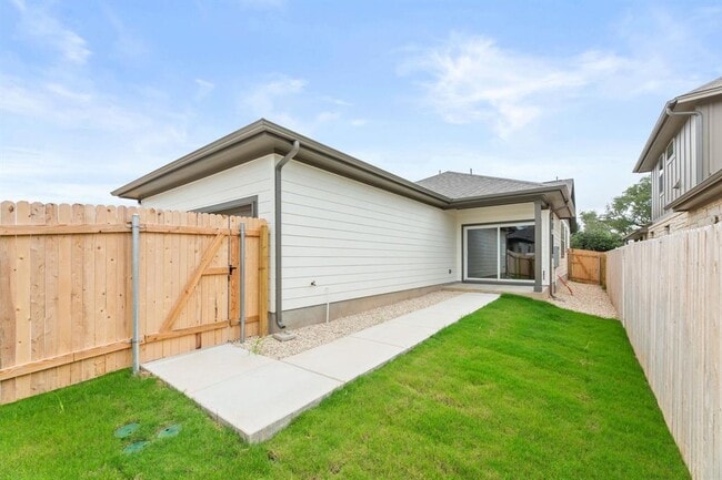 Building Photo - 183 Glocken Ln