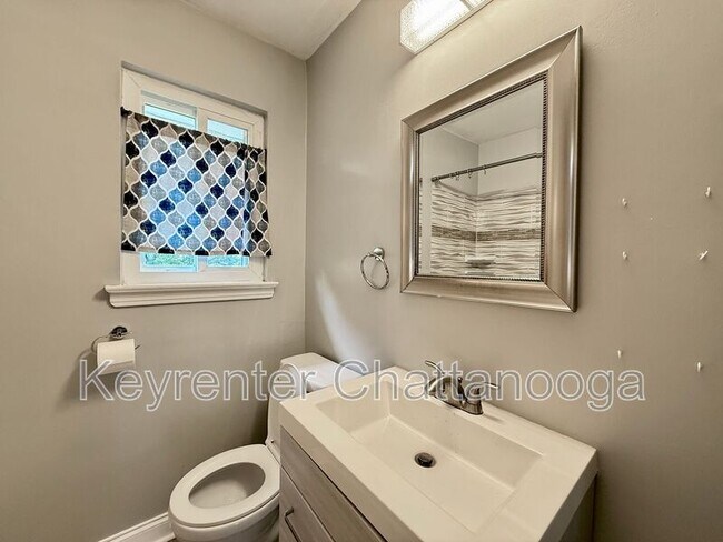 Building Photo - 7813 Holiday Hills Cir