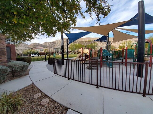 Building Photo - STUNNING SUMMERLIN HOME! 3 Bedroom ~ 2 1/2...