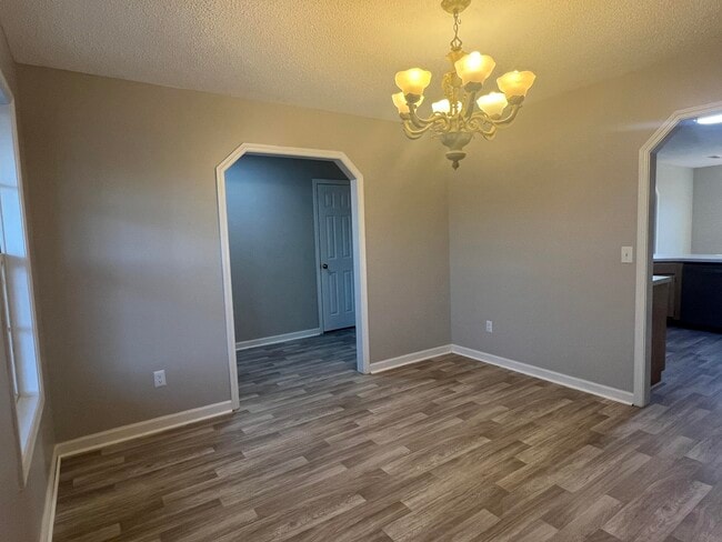 Building Photo - 1240 Inabinet Dr