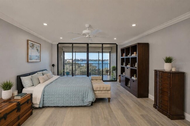 Building Photo - 7037 Sunset Dr S