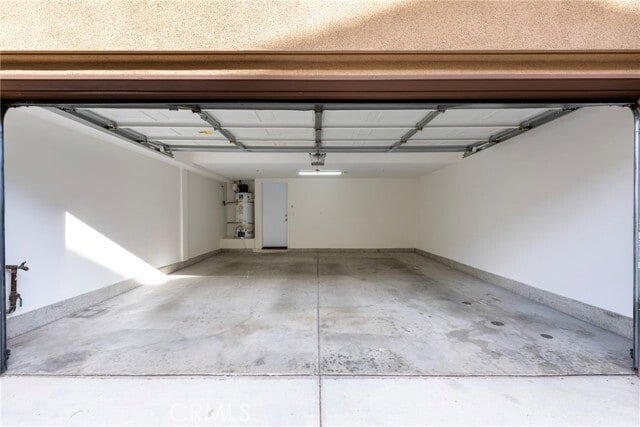 Building Photo - 17871 Shady View Dr