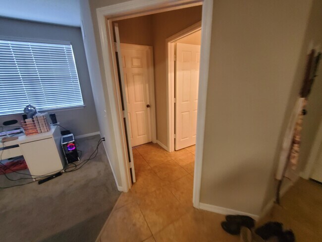 Building Photo - 8411 Meer Way