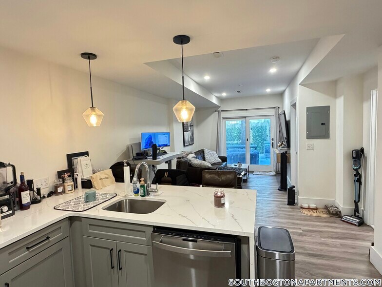 Building Photo - 9 Douglas St