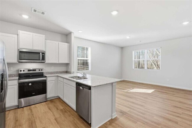 Building Photo - 5971 Skylar Dr