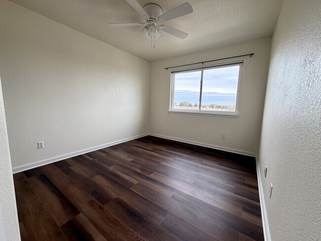 Building Photo - 653 Millet Cir