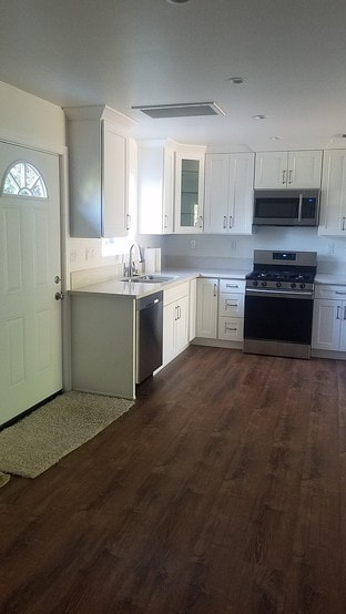 Kitchen - 6619 Daryn Dr