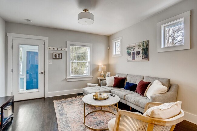 Building Photo - Remodeled Home in Berkeley/Mountain View Neighborhood