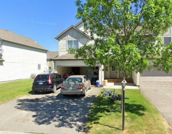 Primary Photo - 3 Bed 2.5 Bath in River Rock