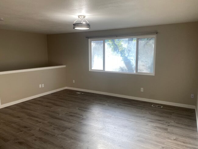 Upstairs living room - 519 W Boise Ave