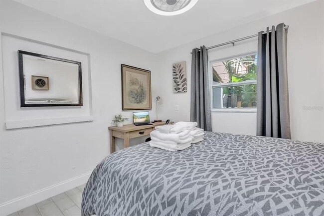 Building Photo - 1317 Cocoanut Ave