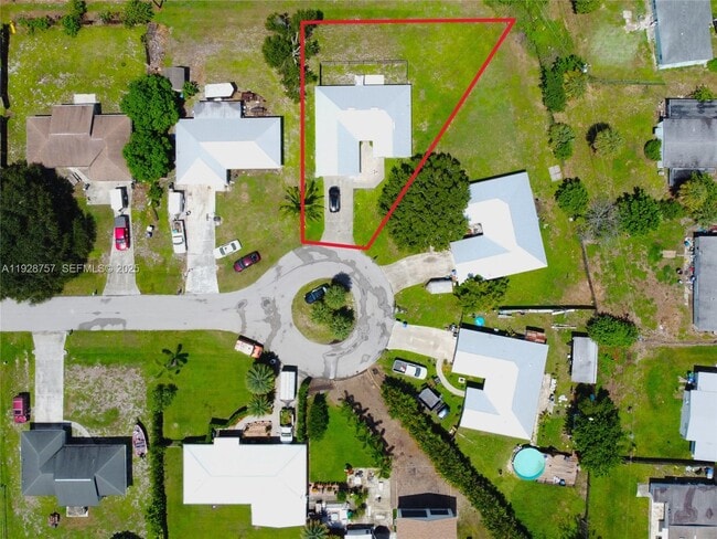 Building Photo - 720 2nd Pl SW