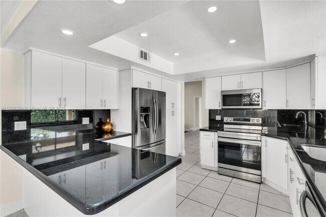 Building Photo - 8482 NW 166th Terrace