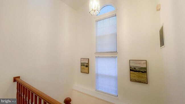 Building Photo - 42 Beacon Hill Ct