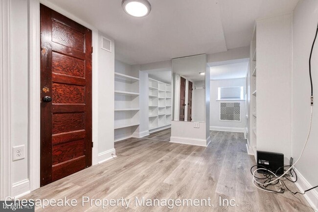 Building Photo - 2 br, 2.5 bath House - 860 W. 33rd Street