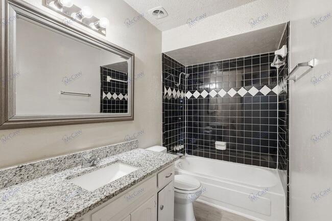 Building Photo - 304 Candlewood Ln