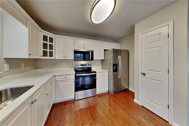 Building Photo - 284 Kent Ln