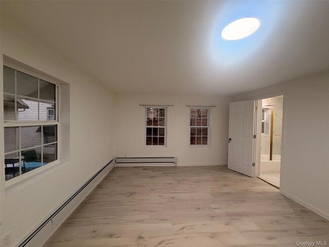 Building Photo - 79 Monhagen Ave