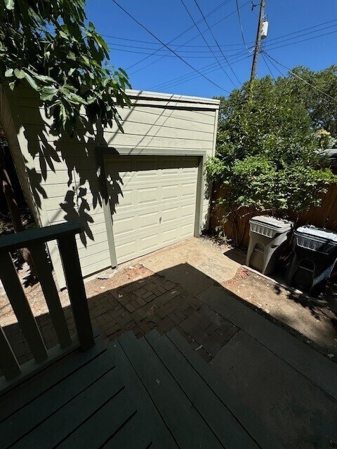 Building Photo - 2bd/1ba updated Midtown home