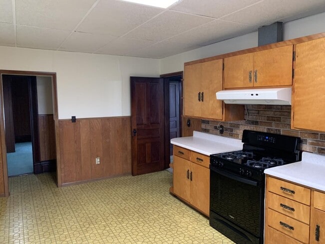 Building Photo - 4790 Lancaster Thornville Rd NE