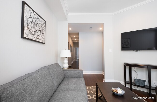 Building Photo - 1724 21st St NW