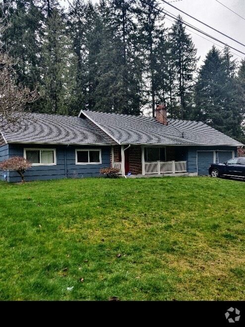 Building Photo - 11002 Lundstrom Dr SW
