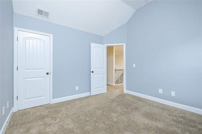 Building Photo - 403 Devon Brook Ct NE