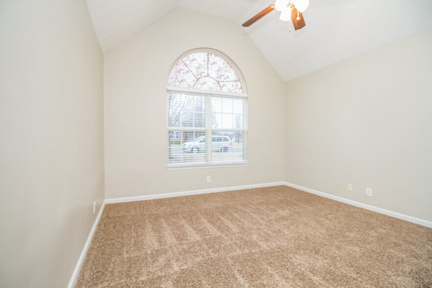 Building Photo - 1211 Azure Way