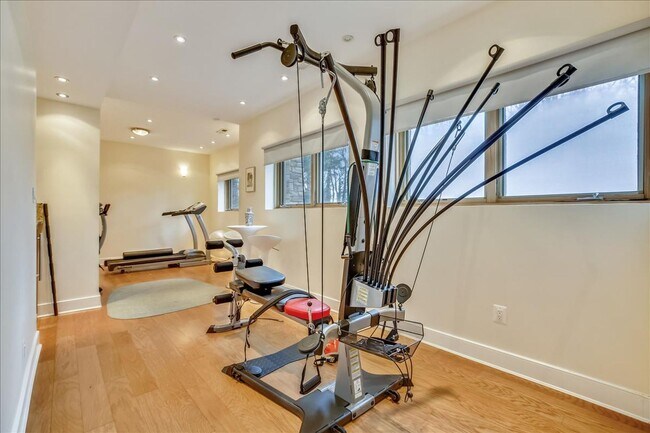 Building Photo - INCREDIBLE 6BR Home in Cabin John. Priced ...