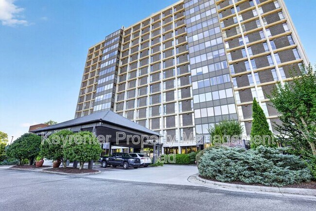Building Photo - 1101 N Elm St