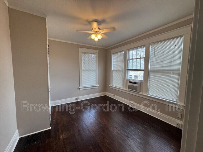 Building Photo - 1810 15th Ave S