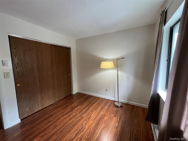 Building Photo - 24 Hudson Heights Dr