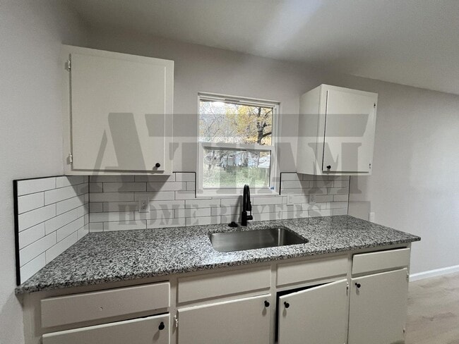 Building Photo - 106 Timber Crest