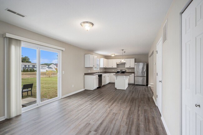 Building Photo - Newer 4 Bedroom for Lease