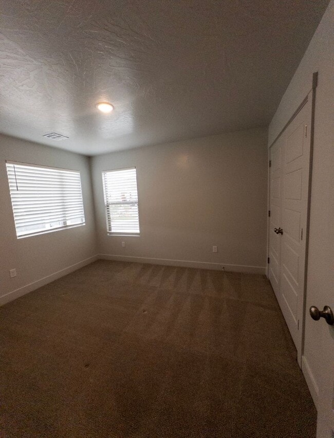 Building Photo - 4087 Cerro Wy