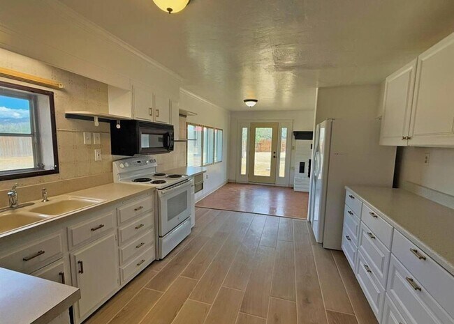 Building Photo - South Fork Rental Home