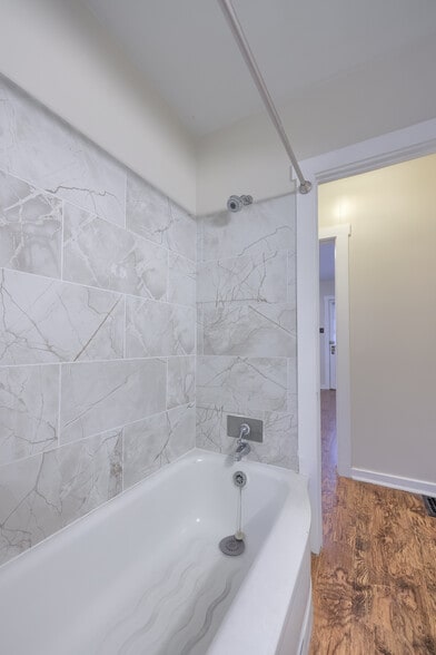 Building Photo - 123 N Spruce St