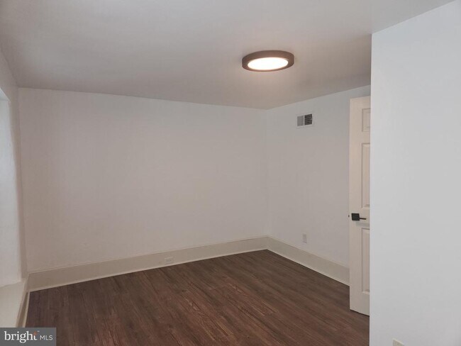 Building Photo - 3856 Terrace St